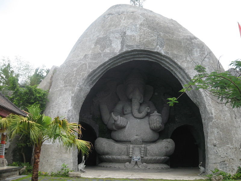 File:Ganesha statue in Bali Safari Park, Indonesia Hindu sculpture.jpg