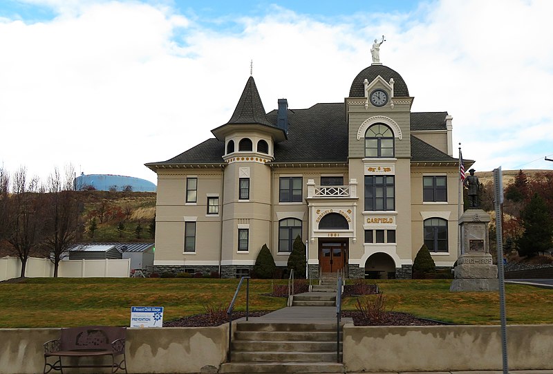 File:Garfield County Courthouse, Pomeroy, Washington (31499018947).jpg