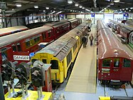 Historische Fahrzeuge der London Underground im Museumsdepot des London Transport Museum