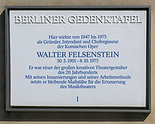 Berliner Gedenktafel in Berlin-Mitte (Behrenstraße 55–57) (Quelle: Wikimedia)