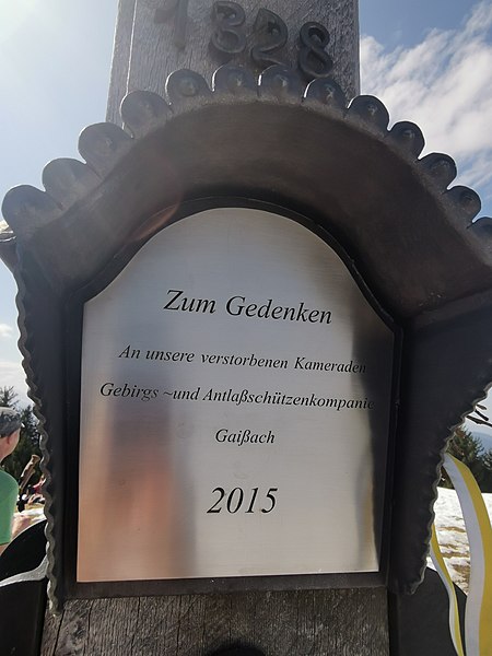 File:Gedenktafel Gipfelkreuz Rechelkopf Gebirgs- und Antlaßschützenkompanie.jpg