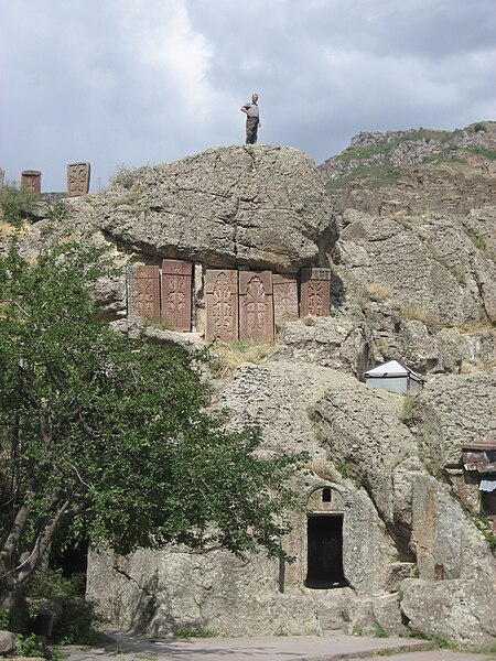 File:Geghard khachkar outcrop-IMG 2595.JPG