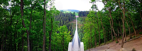 Zugang zur Hängeseilbrücke von Mörsdorf her