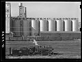 Grain elevators along railroad tracks. Omaha, Nebraska (LOC).jpg