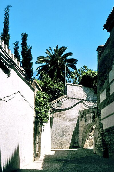 File:Granada, Albaicín 1991 07.jpg