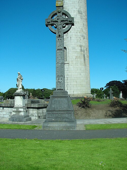 Grave of Dr. Thomas Addis Emmet, Glasnevin Cemetery, Dublin. The cross was sculpted by James and Willie Pearse, father and brother of Patrick Pearse