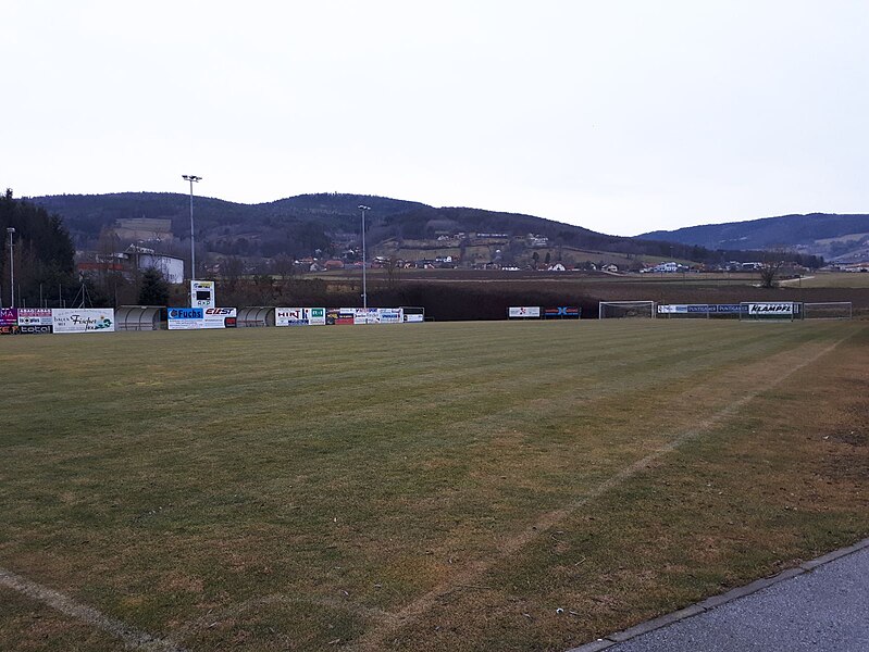 File:Greinbach Sportplatz.jpg