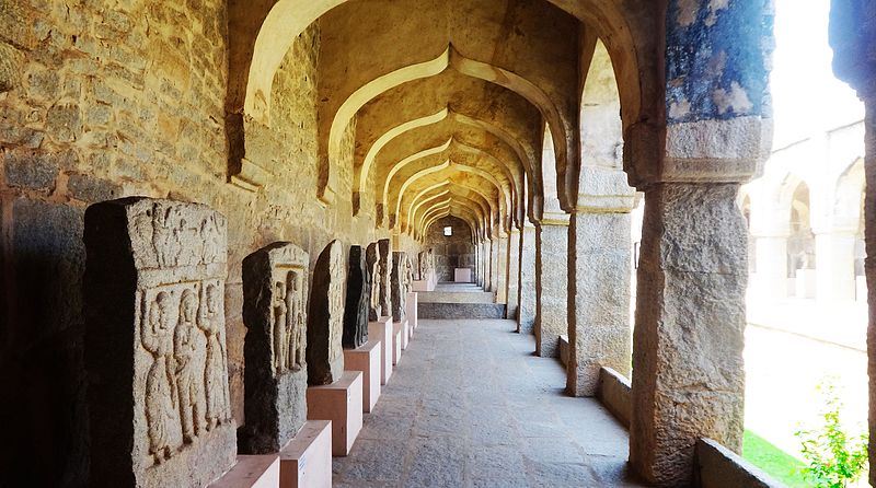 File:Guards House close to Elephant Stable - Inner view.jpg