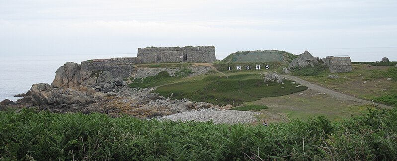 File:Guernsey July 2010 21, Fort Le Marchant.jpg