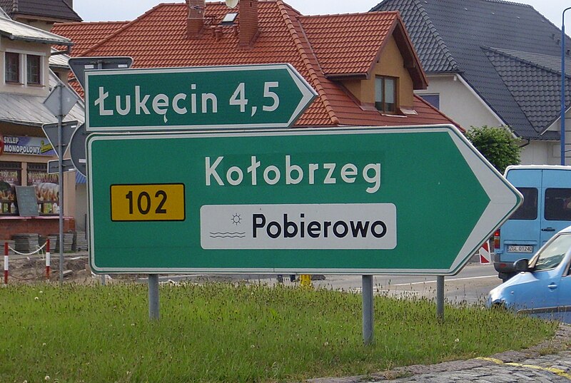 File:Guidepost-Kolobrzeg-Lukecin.jpg