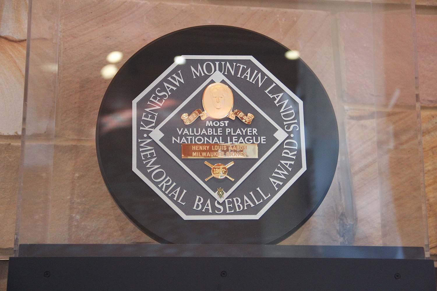 Commissioner's Trophy (MLB) - Wikipedia