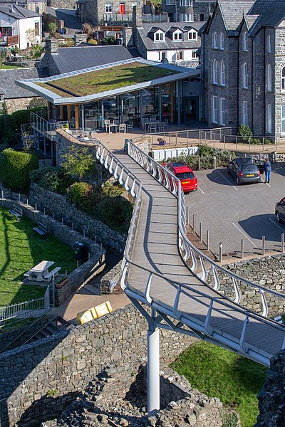 File:Harlech Castle Bridge (48322694886).jpg