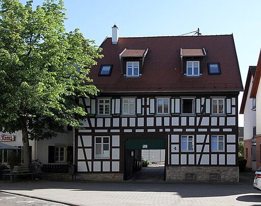 Haueneberstein-228-Rathausplatz-Nr4-2022-gje