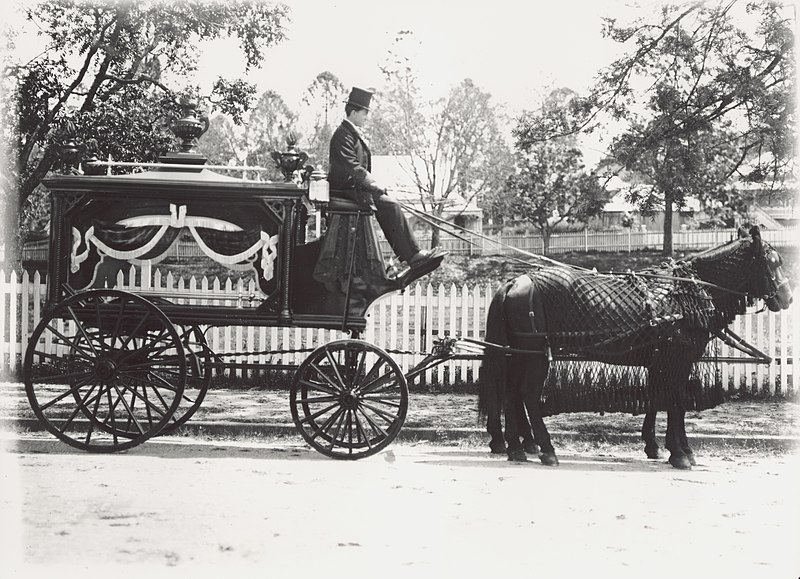 Le corbillard traditionnel (vers 1900, Queensland).