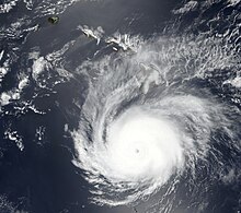 8月8日晚上，赫克托最接近夏威夷州時的衛星影像