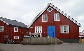 Henningsvær-08-Haus-2019-gje.jpg