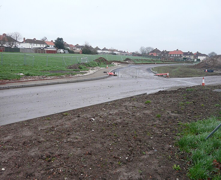 File:Heritage Road - geograph.org.uk - 4778956.jpg