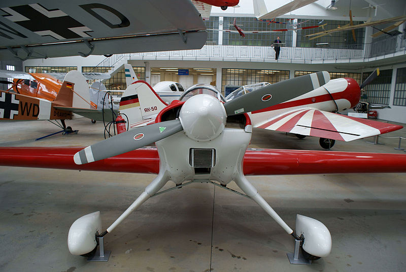 File:Hirth Hi-27 Akrostar Mk.II D-EMKB HeadOn DMFO 10June2013 (14583540431).jpg