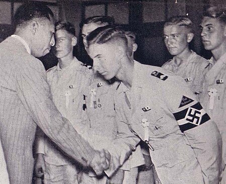 ไฟล์:Hitlerjugend meeting with Japanese leaders 1938.jpg