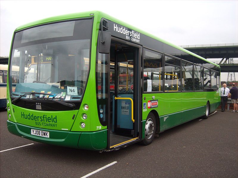 File:Huddersfield Bus Company bus 719 (YJ08 DWK), 2008 Meadowhall bus rally.jpg