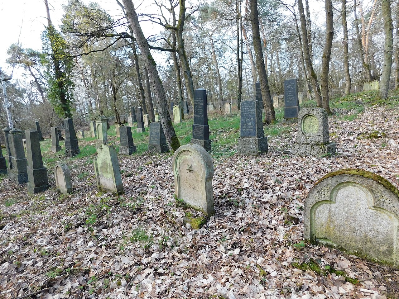 Jüdischer Friedhof Fürfeld 04.jpg