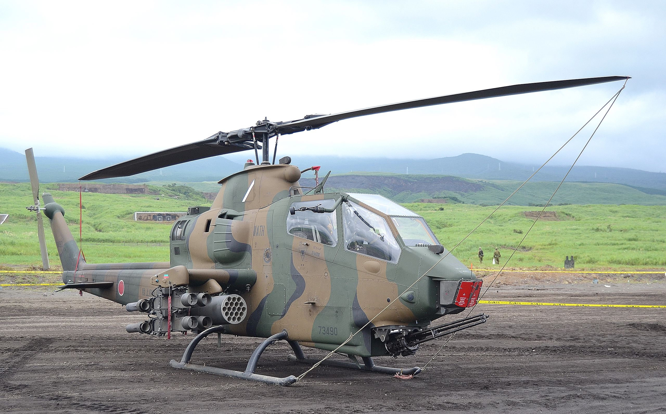 File:JGSDF AH-1S higashi fuji Firing Space.JPG - Wikimedia 