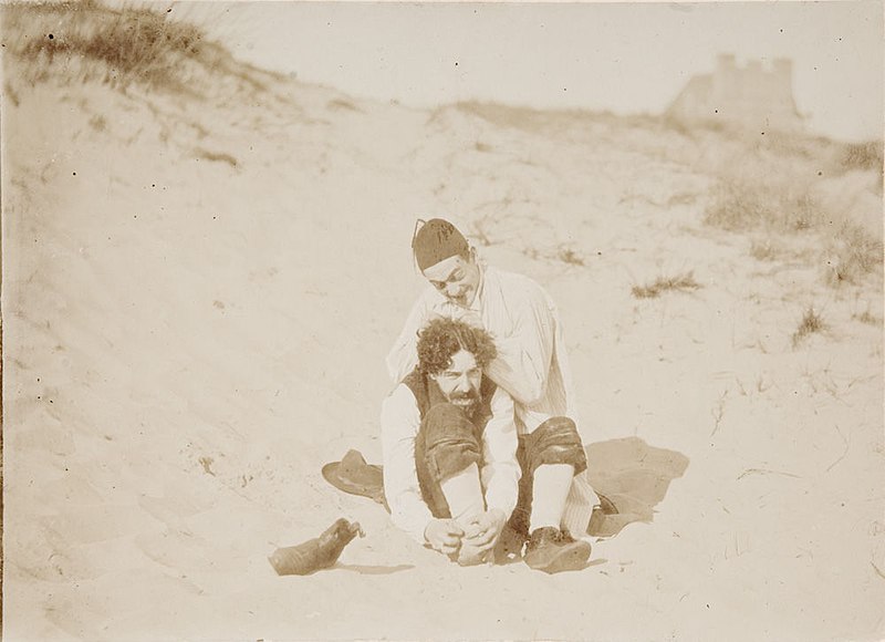 File:James Ensor en Ernest Rousseau jr. in de duinen, 1892.jpg