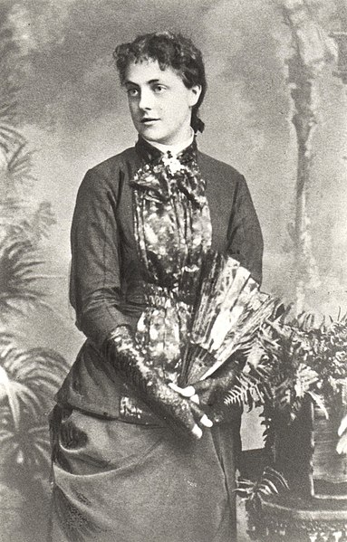 Wyse Power as a young woman