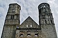 Jumièges Abbaye de Jumièges Abbatiale Notre-Dame Fassade Giebel & Türme.jpg