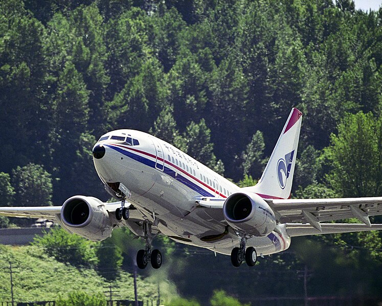 File:K61487 China Southwest Airlines Boeing 737-300.jpg