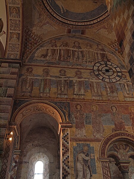 File:Kloster Prüfening Fresko Altar.jpg