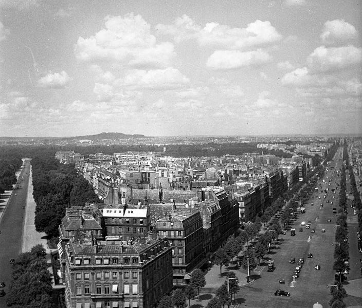 File:Látkép a Diadalívről, balra az Avenue Foch, jobbra az Avenue de la Grande Armée. Fortepan 54175.jpg