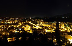 La Garde (Var) by night.jpg