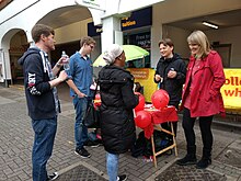 Campaigning on polling day, 8 June 2017 Labour party campaigning June 2017 election.jpg