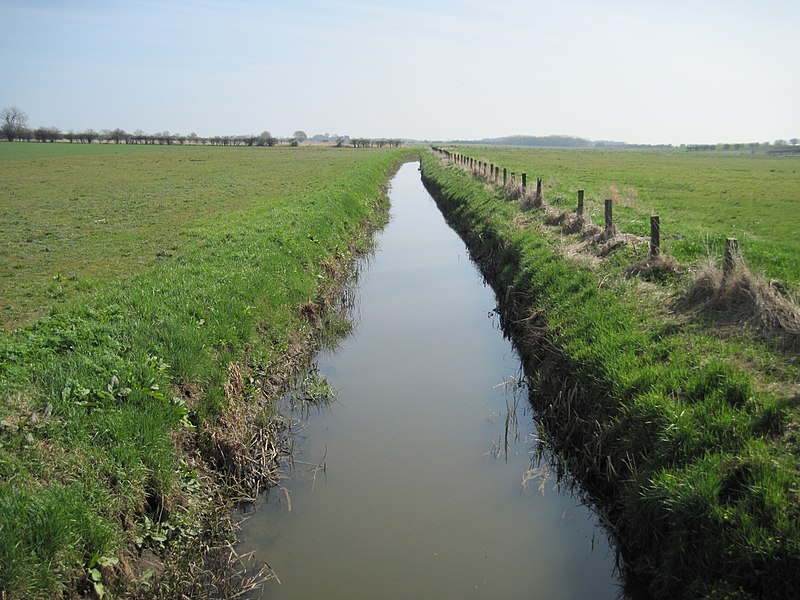 File:Lambwath Stream (geograph 1807273).jpg