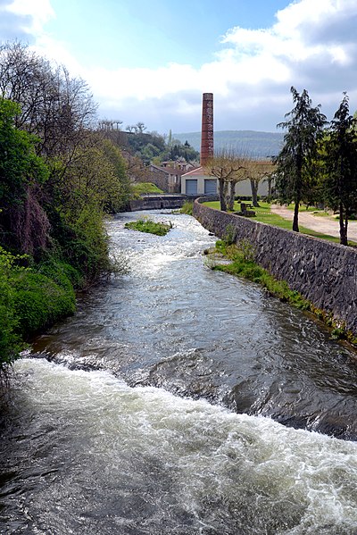 File:Laroque-d'Olmes le Touyre.jpg