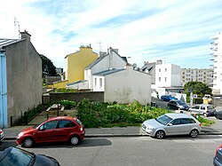 Vue du jardin depuis l'ancienne école Levot