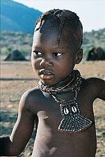 Enfant himba de Namibie.
