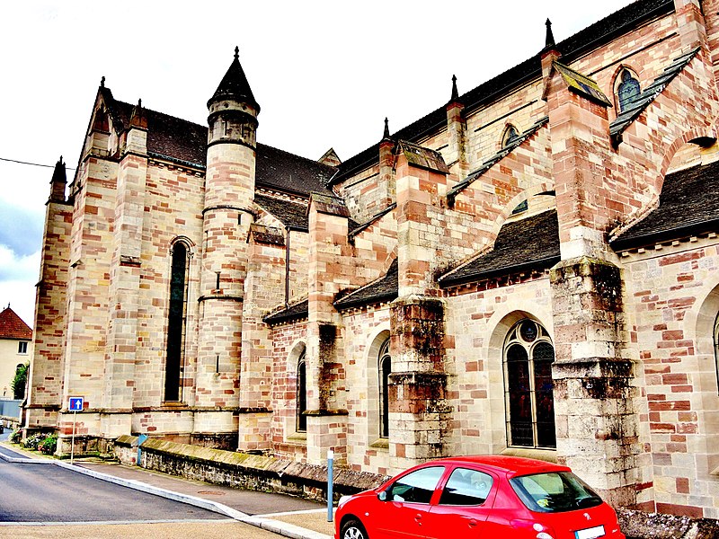 File:Luxeuil-les-Bains. Façade Nord de l'abbatiale..JPG