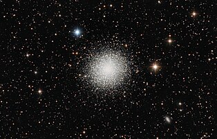 Messier 13 ehk Suur Herkulese kerasparv samanimelises tähtkujus. Pildistatud aprillis 2022. Tõrvas.