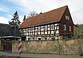 Weingut mit Wohnhaus (Winzerhaus), Seitengebäude und Mauerumfriedung