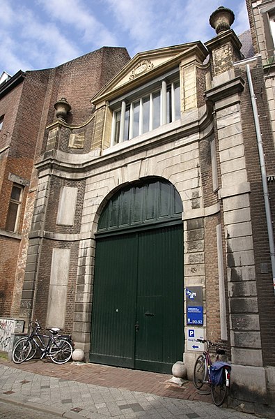 File:Maastricht - rijksmonument 27017 - Hof van Tilly - Grote Gracht 90-92 20100516.jpg