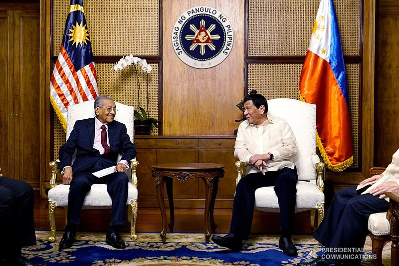 File:Mahathir and Duterte bilateral meeting.jpg