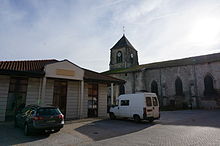 Ang Town Hall ug Simbahan sa Longeville-en-Barrois