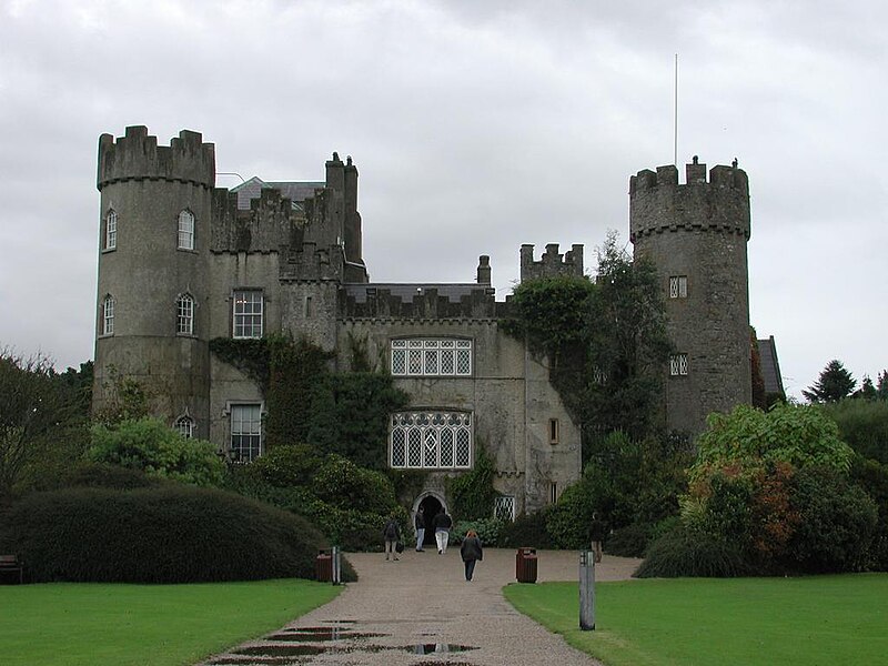 File:Malahide Castle1.jpg