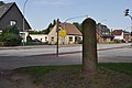 Deutsch: Drittelmeilenstein an der Altona-Neustädter Chaussee in Bad Segeberg. Entfernung nach Altona 7 1/3 Meilen (55 km), nach Hamburg 6 5/6 Meilen (52 km) und nach Neustadt 5,62 Meilen (42 km). This is a photograph of an architectural monument. It is on the list of cultural monuments of Bad Segeberg, no. 8