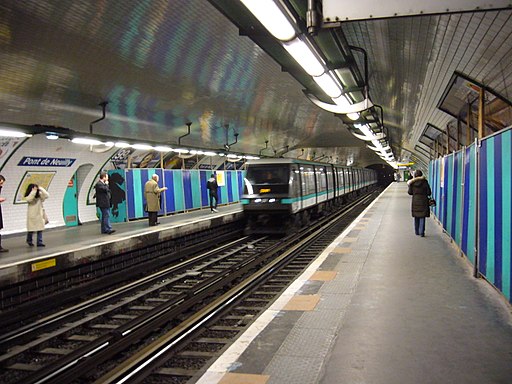 Metro Paris - Ligne 1 - Pont de Neuilly (7)