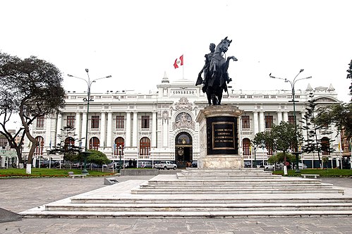 The Legislative Palace. In front of it, the famous Tadolini's Simon Bolivar statue in the Plaza Bolívar.
