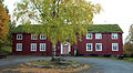 Molåna ble oppført på gården Mo nordre i 1783. Bygningen ble flyttet og oppført ved Stiklestad folkemuseum i 1954-55.