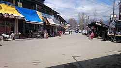 Molvi Stop, Lal Bazar.